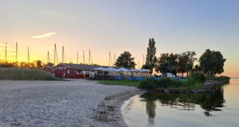 🇬🇷 Mediterraner Genuss mit Haffblick – Strandhalle Mönkebude